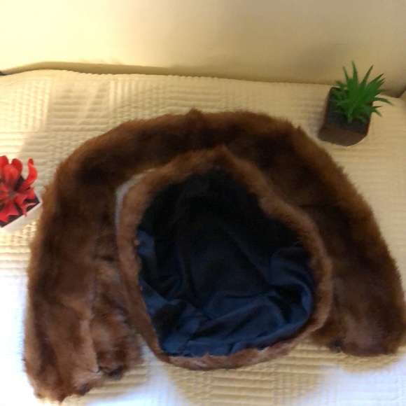 Fur Mink Hat & Collar - Picture 4 of 5